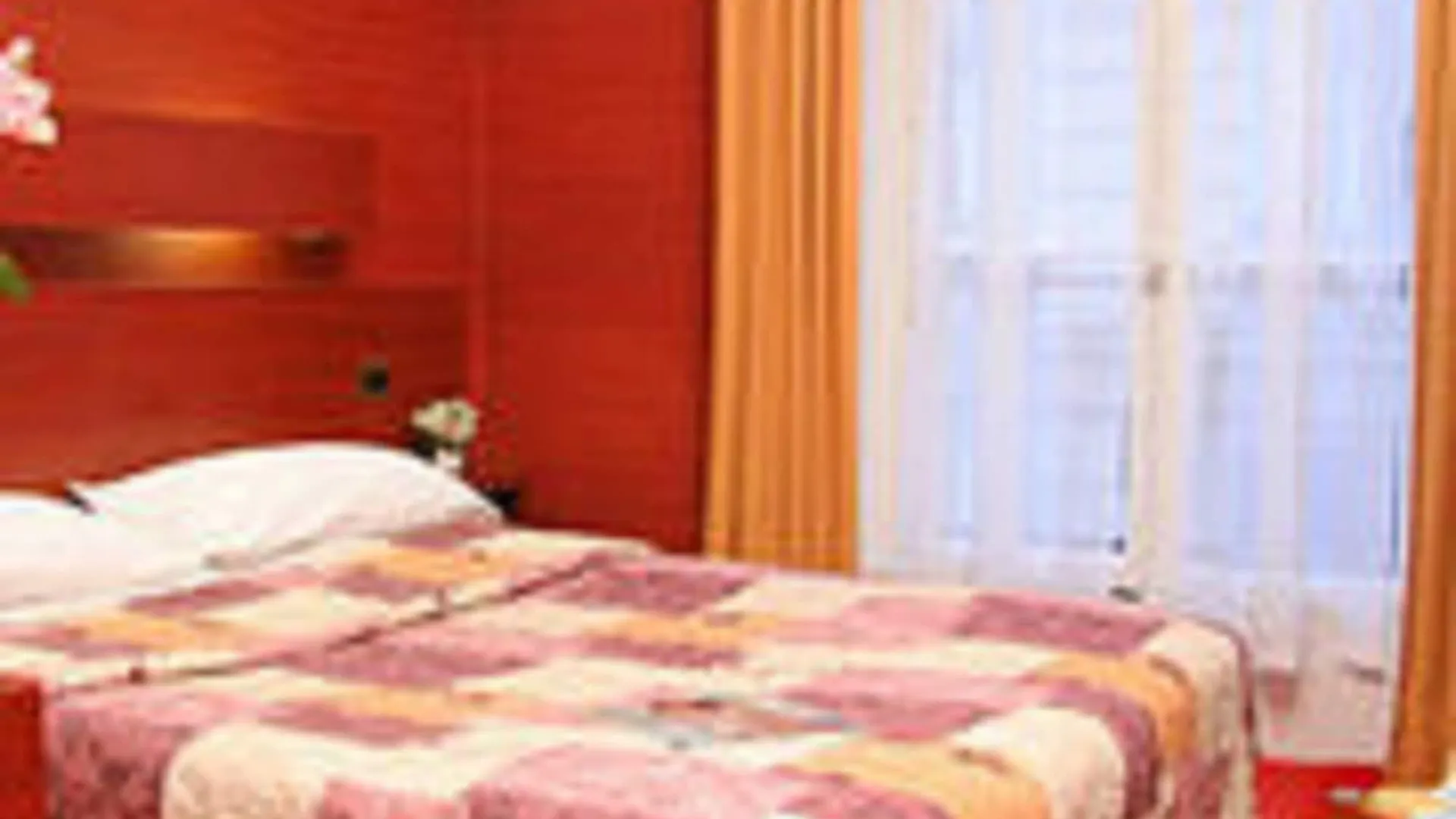 Camelia International Hotel Paris
